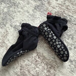 NWT Non-Slip Baby/Toddler Sock Shoes Booties with Gray Dot Soles